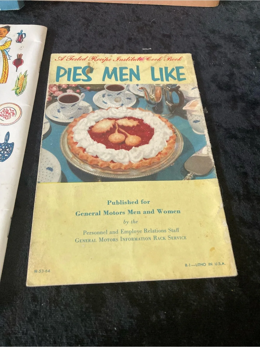 Vintage Cookbook Lot - Amish -Vegetarian - Pies & More Recipe Booklets